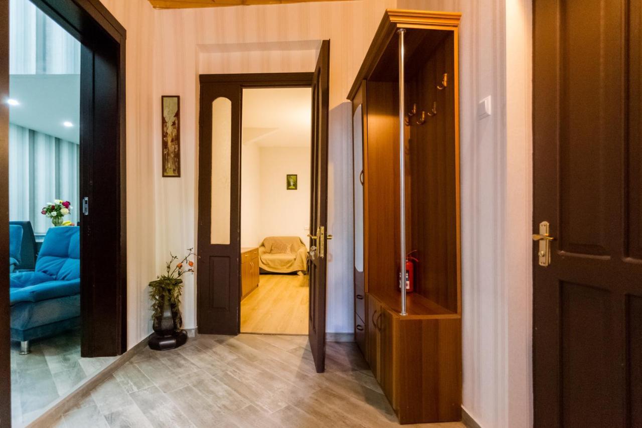 Rustaveli Two Bedroom Apartment With 5 Star Location ティビリシ エクステリア 写真