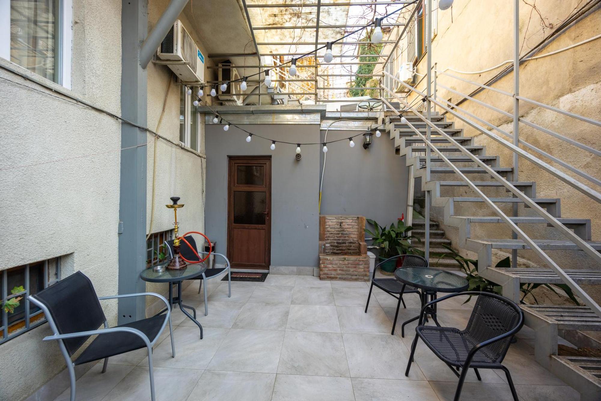 Rustaveli Two Bedroom Apartment With 5 Star Location ティビリシ エクステリア 写真