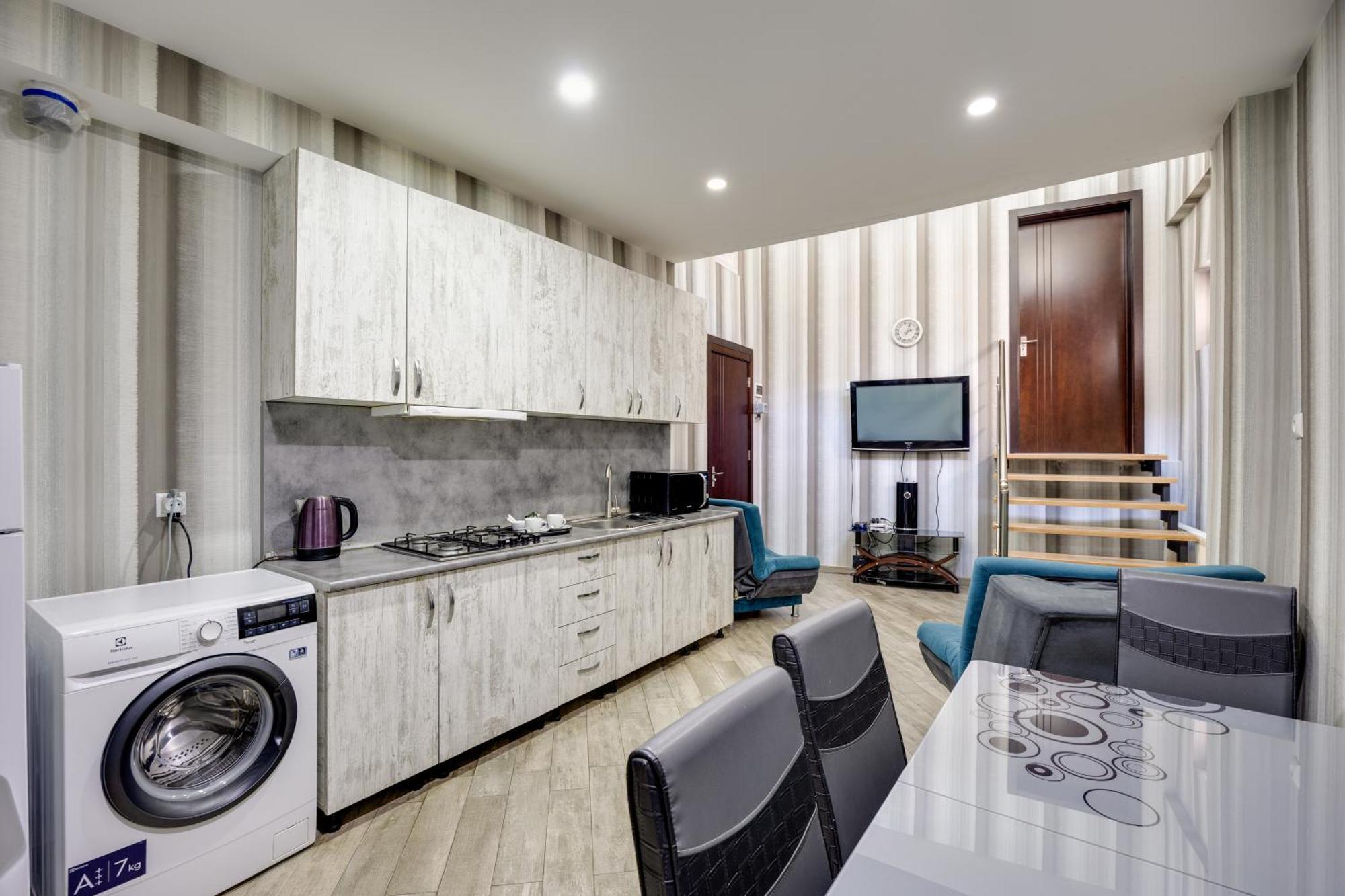 Rustaveli Two Bedroom Apartment With 5 Star Location ティビリシ エクステリア 写真