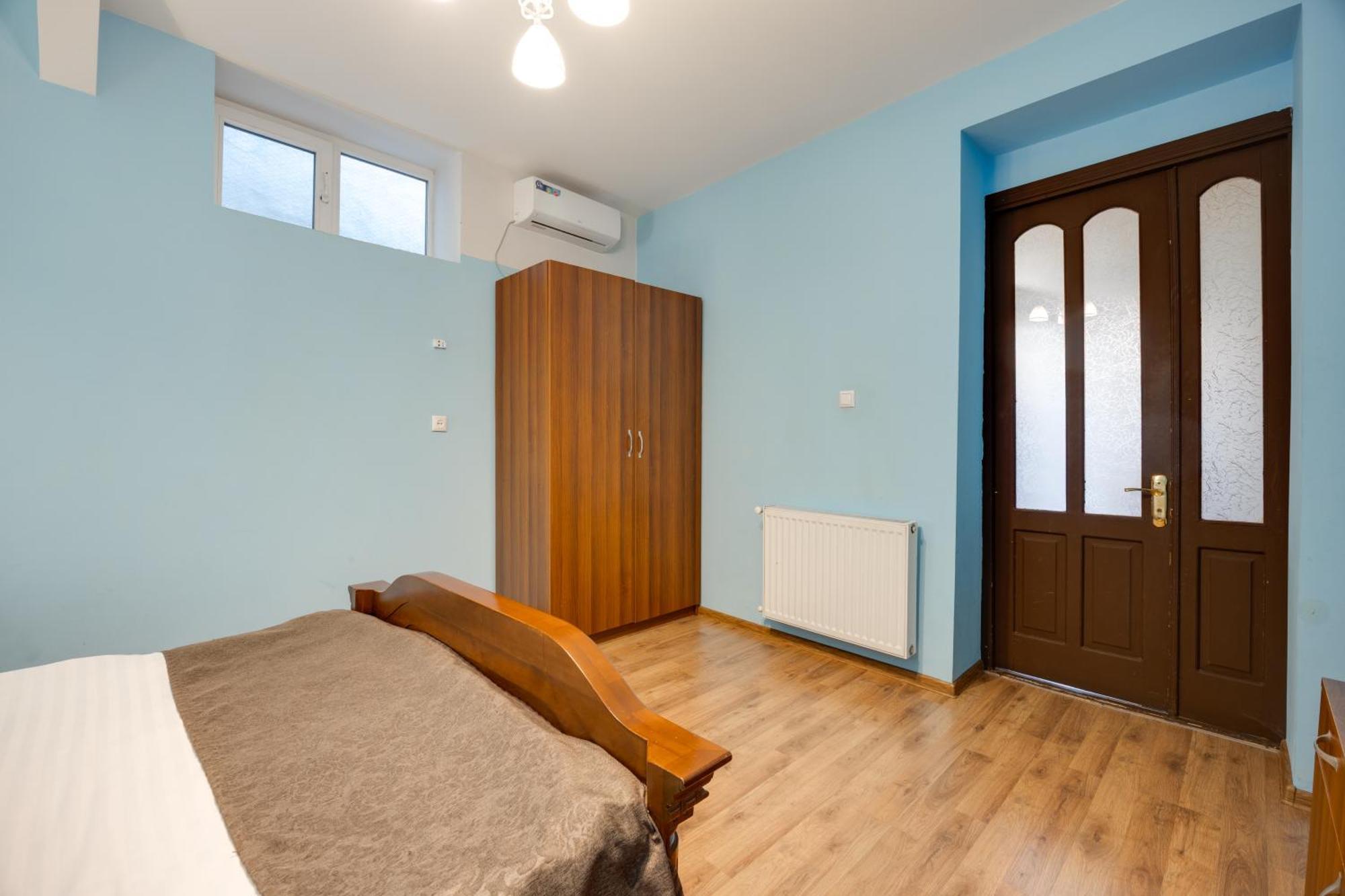 Rustaveli Two Bedroom Apartment With 5 Star Location ティビリシ エクステリア 写真